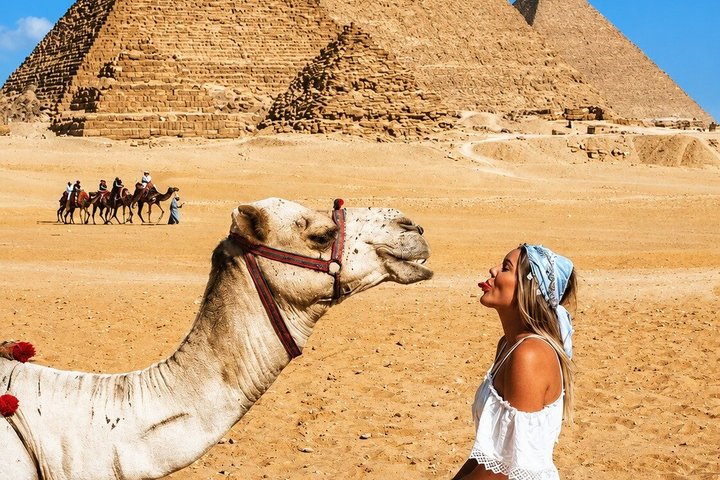 Visite privée VIP des pyramides de Gizeh + Chameau + intérieur pyramide + tombes | wizardtrip