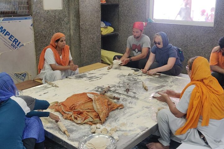 Esplora le meraviglie storiche e moderne di Delhi con un tour guidato privato, inclusi monumenti iconici e mercati vivaci, foto 20 | wizardtrip