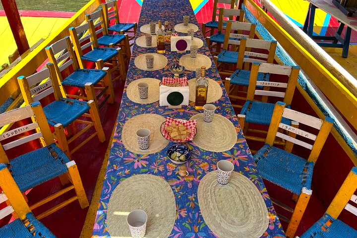 Tour en bateau de fête à Xochimilco, Mexico, avec musique, boissons et tacos, photo 8 | wizardtrip