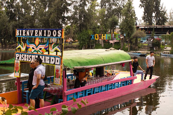 Tour en bateau de fête à Xochimilco, Mexico, avec musique, boissons et tacos, photo 11 | wizardtrip