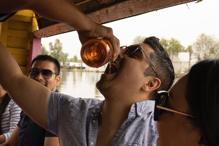 Tour en bateau de fête à Xochimilco, Mexico, avec musique, boissons et tacos, photo 14 | wizardtrip