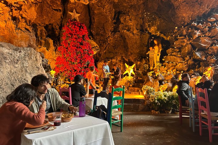 Pyramides de Teotihuacan et Restaurant dans une Grotte depuis Mexico | wizardtrip