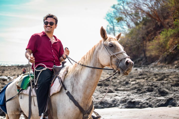 Horseback riding adventure on Jaco Beach, Costa Rica, through diverse landscapes and along the coast, photo 18 | wizardtrip