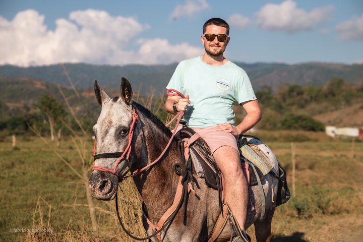 Horseback riding adventure on Jaco Beach, Costa Rica, through diverse landscapes and along the coast, photo 20 | wizardtrip