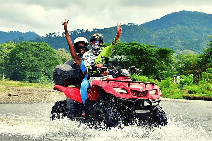 Horseback riding adventure on Jaco Beach, Costa Rica, through diverse landscapes and along the coast, photo 41 | wizardtrip