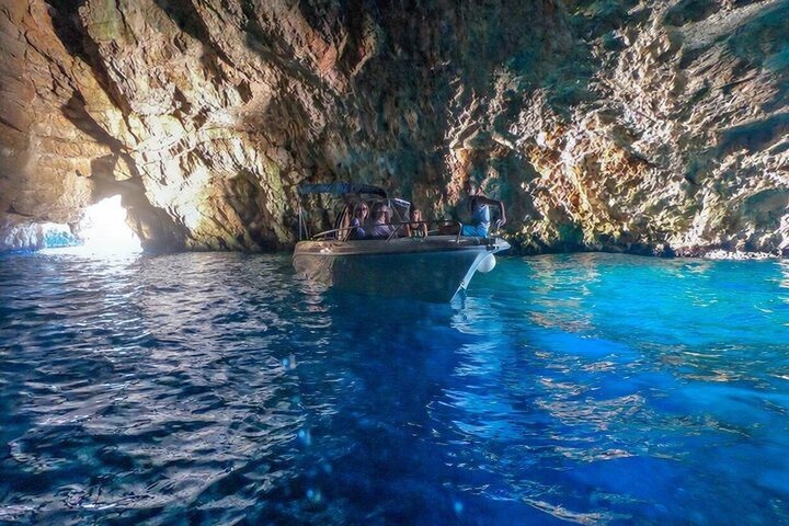 Eksklusiv Blå Grotte Kotor Svøm, Mamula & Vor Frue af Klipperne 3 timers tur | wizardtrip