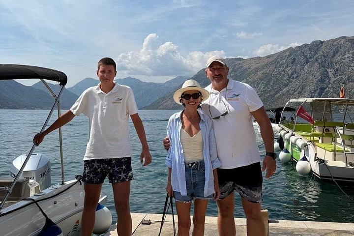 Speedboot-Tour durch die Bucht von Kotor, Montenegro, mit Besuch der Blauen Höhle, der Festung Mamula und Gospa od Škrpjela, Foto 6 | wizardtrip
