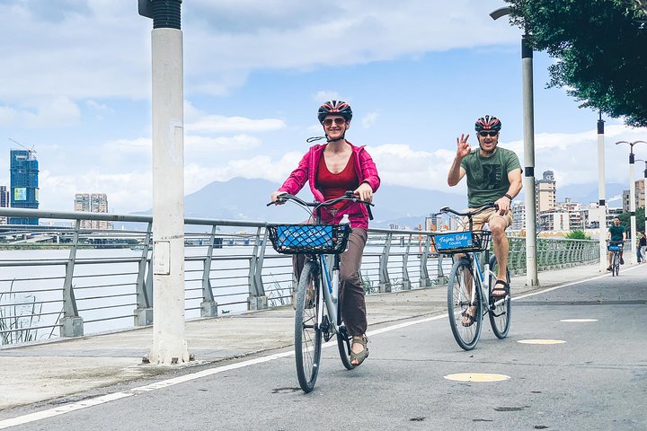 Eine geführte Radtour durch Taipehs historische Straßen, Märkte und Tempel, inklusive traditionellem Frühstück, Foto 8 | wizardtrip