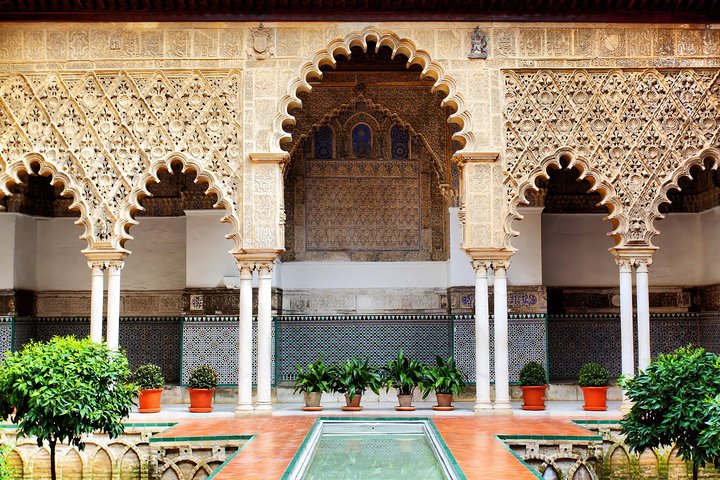 Kleine Gruppe Alcázar von Sevilla Führung mit Fast-Track-Ticket | wizardtrip