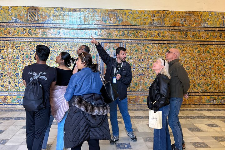 Guided tour of the Alcazar of Seville, showcasing its stunning architecture and gardens, photo 13 | wizardtrip