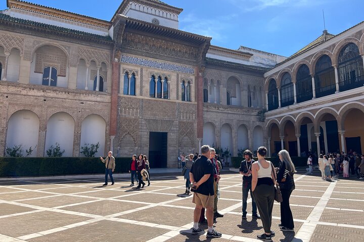 Guided tour of the Alcazar of Seville, showcasing its stunning architecture and gardens, photo 14 | wizardtrip