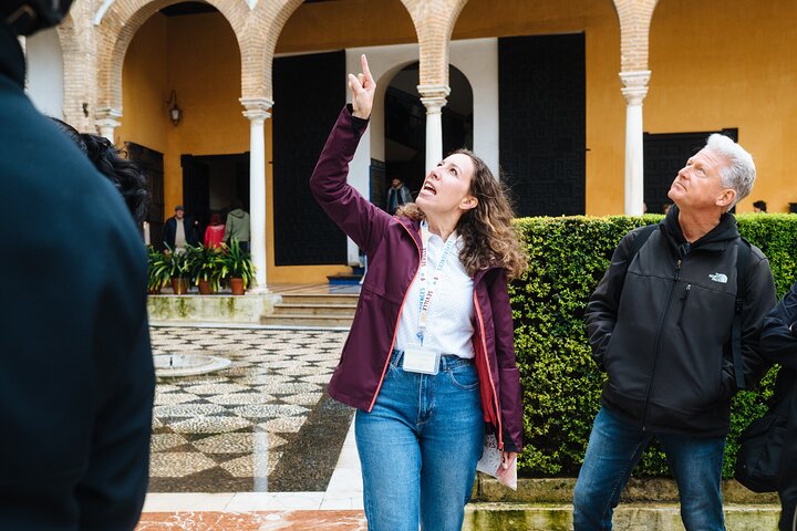 Guided tour of the Alcazar of Seville, showcasing its stunning architecture and gardens, photo 25 | wizardtrip