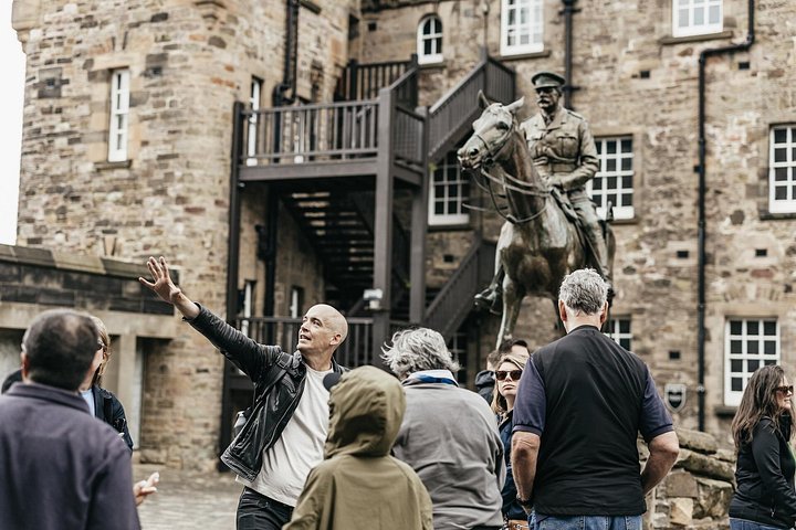 Tour guiado por el Castillo de Edimburgo, Escocia, destacando arquitectura histórica y vistas de la ciudad, foto 13 | wizardtrip