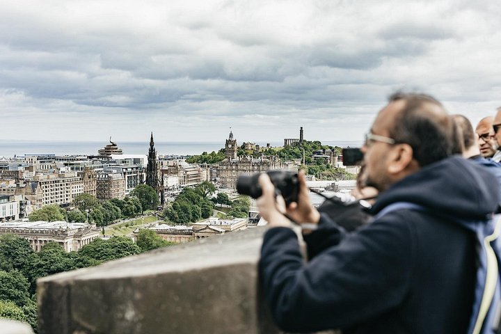 Tour guiado por el Castillo de Edimburgo, Escocia, destacando arquitectura histórica y vistas de la ciudad, foto 14 | wizardtrip