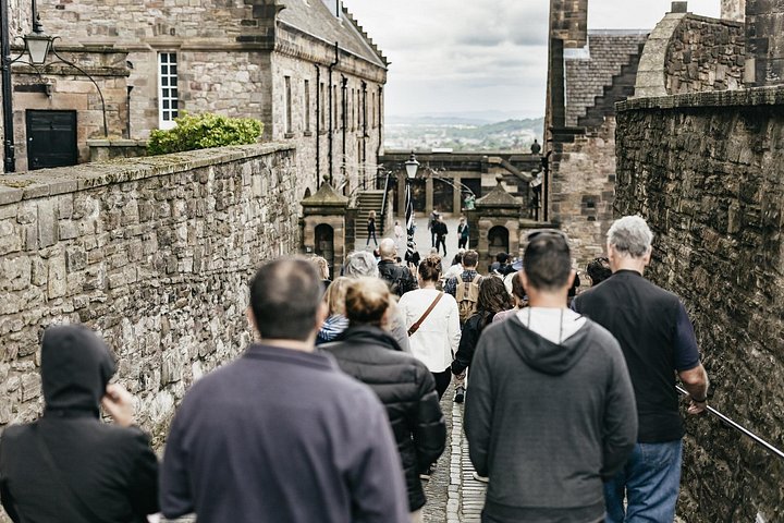 Tour guiado por el Castillo de Edimburgo, Escocia, destacando arquitectura histórica y vistas de la ciudad, foto 16 | wizardtrip