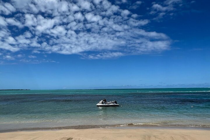 Turisti che si godono scivoli naturali e la spiaggia a Porto Rico, foto 47 | wizardtrip