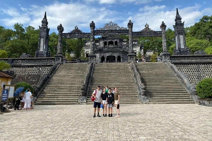Un tour completo dei siti storici di Hue, tra cui pagode, la Città Imperiale e tombe reali, foto 13 | wizardtrip