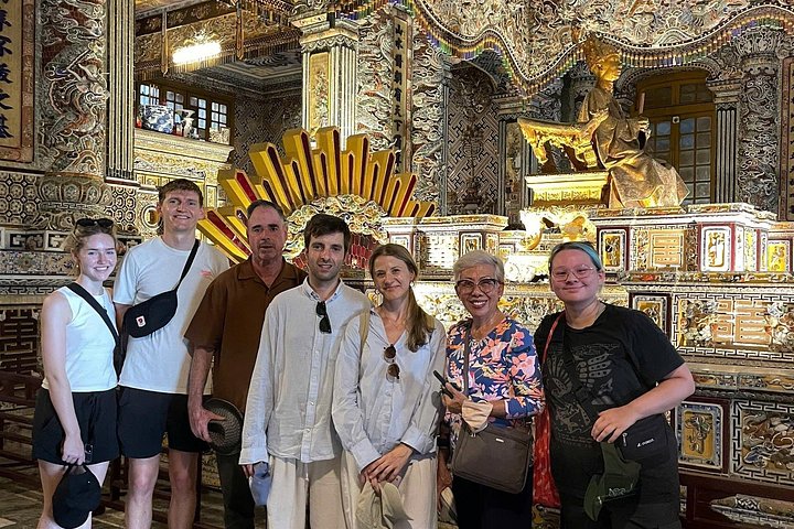 Un tour completo dei siti storici di Hue, tra cui pagode, la Città Imperiale e tombe reali, foto 24 | wizardtrip
