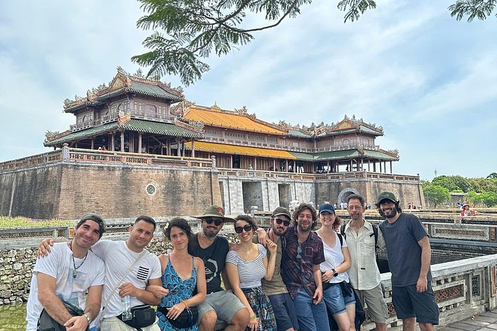 Un tour completo dei siti storici di Hue, tra cui pagode, la Città Imperiale e tombe reali, foto 35 | wizardtrip