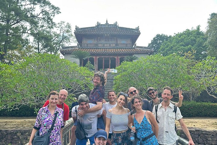 Un tour completo dei siti storici di Hue, tra cui pagode, la Città Imperiale e tombe reali, foto 37 | wizardtrip
