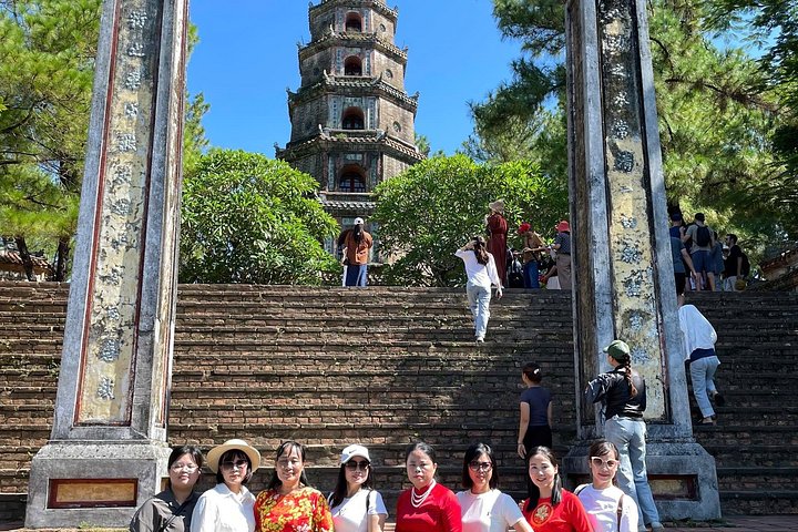 Un tour completo dei siti storici di Hue, tra cui pagode, la Città Imperiale e tombe reali, foto 40 | wizardtrip