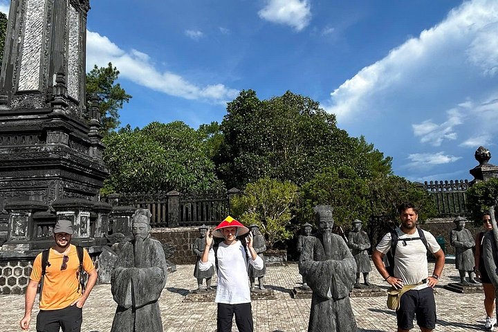 Un tour completo dei siti storici di Hue, tra cui pagode, la Città Imperiale e tombe reali, foto 42 | wizardtrip