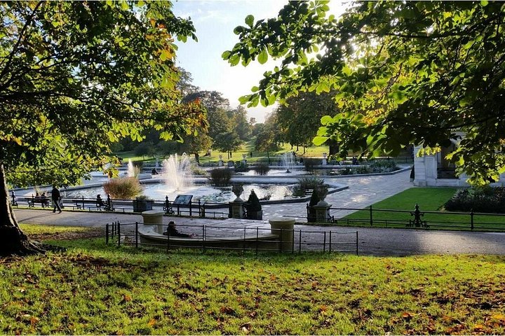 Geniet van een Royal High Tea-ervaring in Londen met broodjes, scones en gebak na een wandeling door Kensington Gardens, foto 12 | wizardtrip