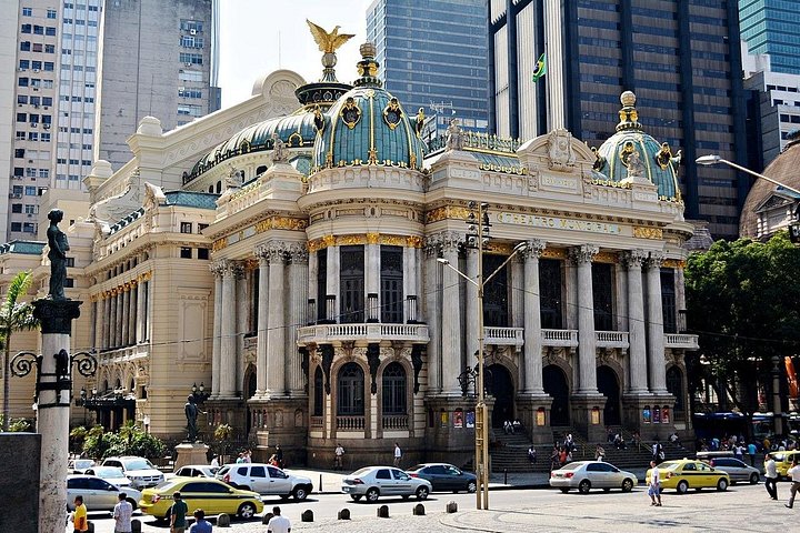 Recorrido a pie por lugares emblemáticos del centro histórico de Río de Janeiro, como el Teatro Municipal y la Escalera de Selarón, foto 11 | wizardtrip