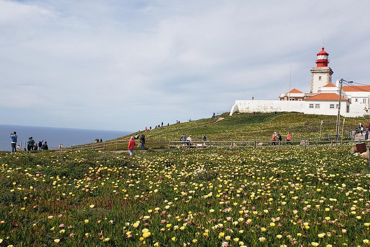 Explora los palacios de Sintra y la costa de Cascais en un tour de 10 horas en grupo pequeño desde Lisboa, foto 19 | wizardtrip