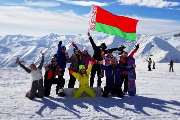 Privat tur, der udforsker den naturskønne Georgian Military Highway, Ananuri Fæstning, Gudauri skisportssted og Gergeti Treenighedskirke nær Kazbegi, foto 26 | wizardtrip