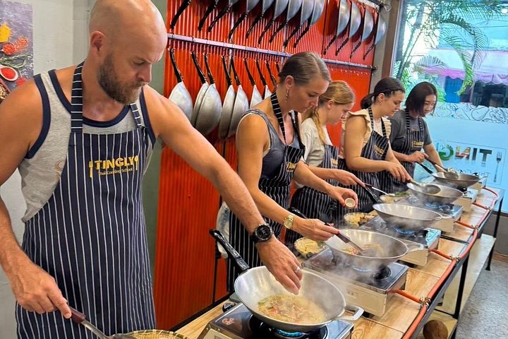 Thailändisch Kochen lernen mit Marktbesuch | wizardtrip