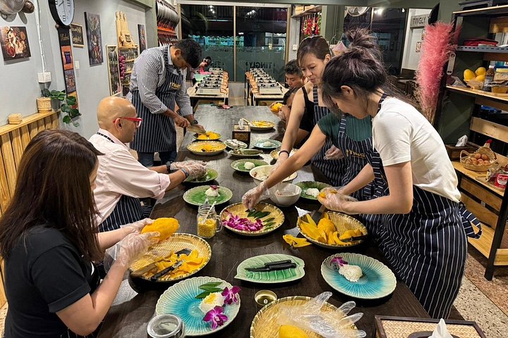 Learn to cook authentic Thai dishes like Tom Yum and Pad Thai in a hands-on evening class in Bangkok, photo 9 | wizardtrip