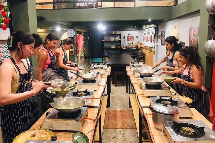 Learn to cook authentic Thai dishes like Tom Yum and Pad Thai in a hands-on evening class in Bangkok, photo 13 | wizardtrip