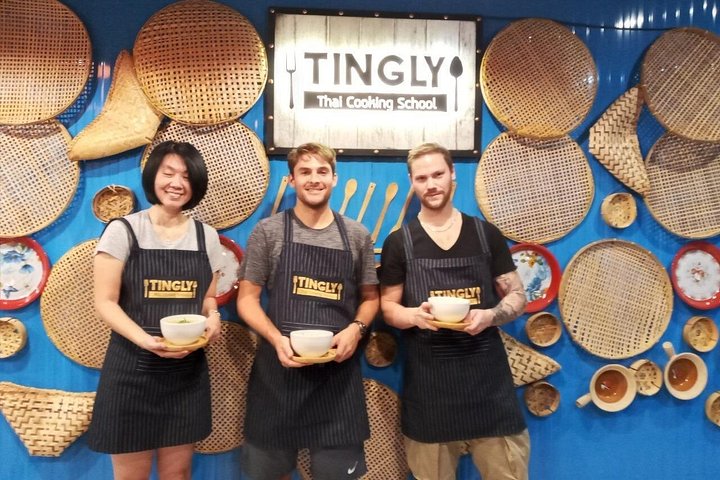 Learn to cook authentic Thai dishes like Tom Yum and Pad Thai in a hands-on evening class in Bangkok, photo 14 | wizardtrip