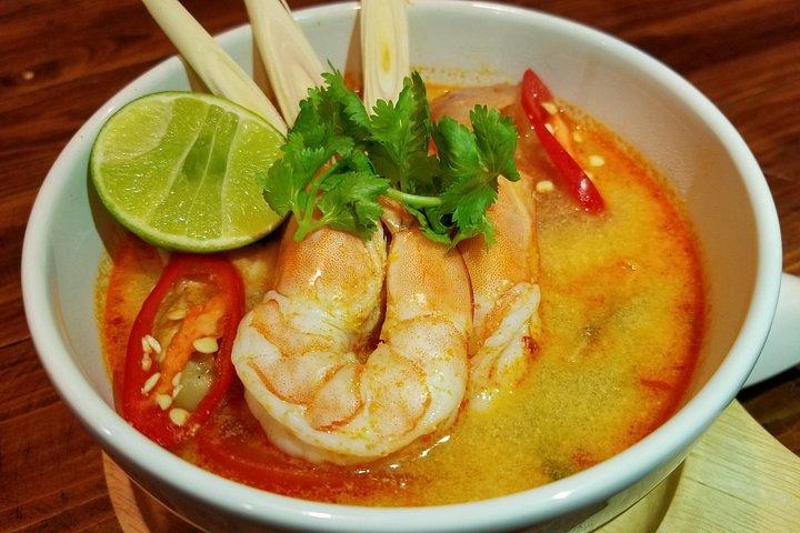 Learn to cook authentic Thai dishes like Tom Yum and Pad Thai in a hands-on evening class in Bangkok, photo 15 | wizardtrip