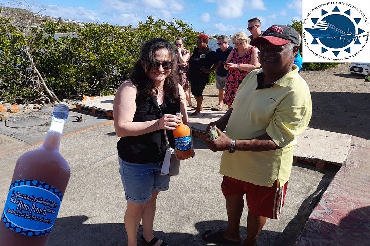 Verken de diverse attracties van St. Maarten, van schilderachtige uitzichtpunten en historische forten tot levendige stranden en bruisende markten, foto 10 | wizardtrip