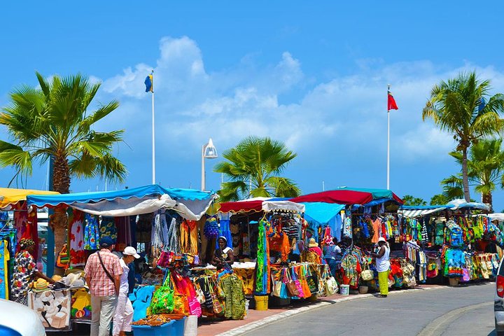 Verken de diverse attracties van St. Maarten, van schilderachtige uitzichtpunten en historische forten tot levendige stranden en bruisende markten, foto 11 | wizardtrip