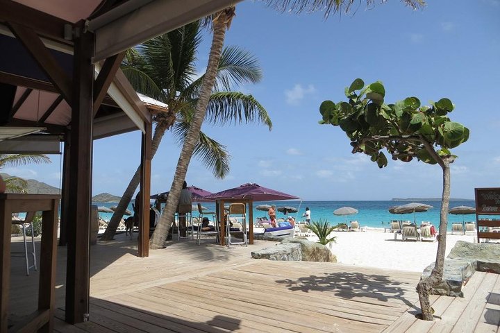 Verken de diverse attracties van St. Maarten, van schilderachtige uitzichtpunten en historische forten tot levendige stranden en bruisende markten, foto 17 | wizardtrip