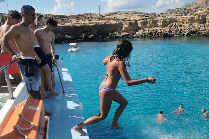 Bådcruise til Blue Lagoon og Turtle Cove i Ayia Napa, Cypern, med svømning og snorkling, foto 15 | wizardtrip