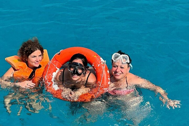 Bådcruise til Blue Lagoon og Turtle Cove i Ayia Napa, Cypern, med svømning og snorkling, foto 16 | wizardtrip