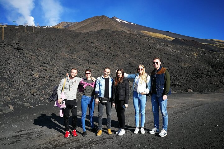 Udforsk Etna-bjergets vulkanske landskaber, lavahuler og lokale smagsoplevelser på en guidet tur fra Catania, foto 12 | wizardtrip
