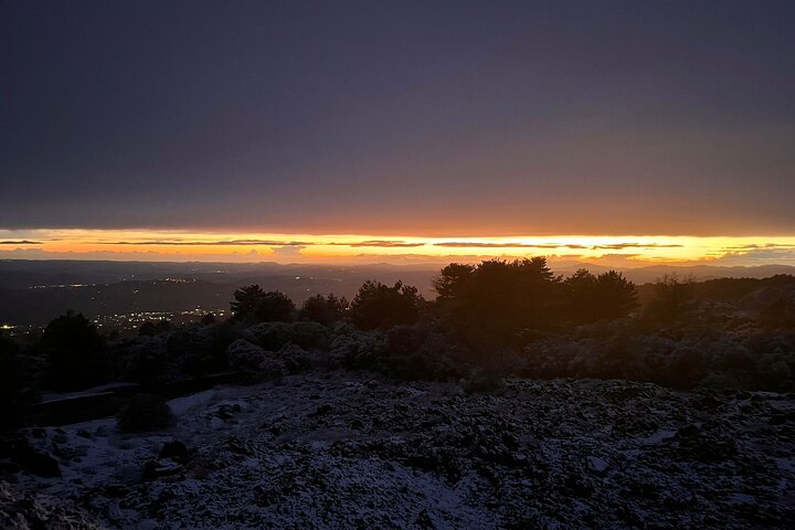 Vivez une aventure inoubliable au coucher du soleil sur l'Etna, en explorant des cratères et en dégustant des produits locaux, photo 15 | wizardtrip