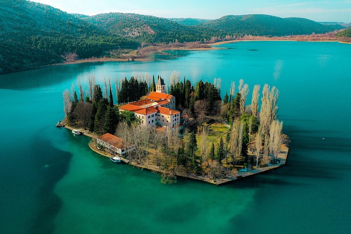 Tour de las cascadas del Parque Nacional Krka y la ciudad de Skradin desde Split, Croacia, foto 14 | wizardtrip