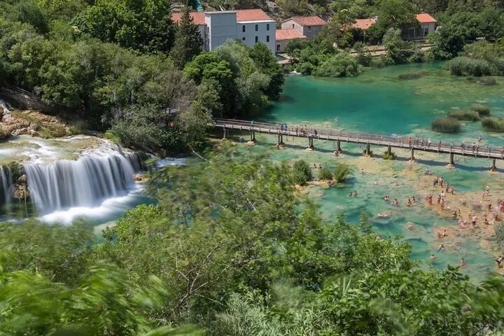 Tour de las cascadas del Parque Nacional Krka y la ciudad de Skradin desde Split, Croacia, foto 17 | wizardtrip