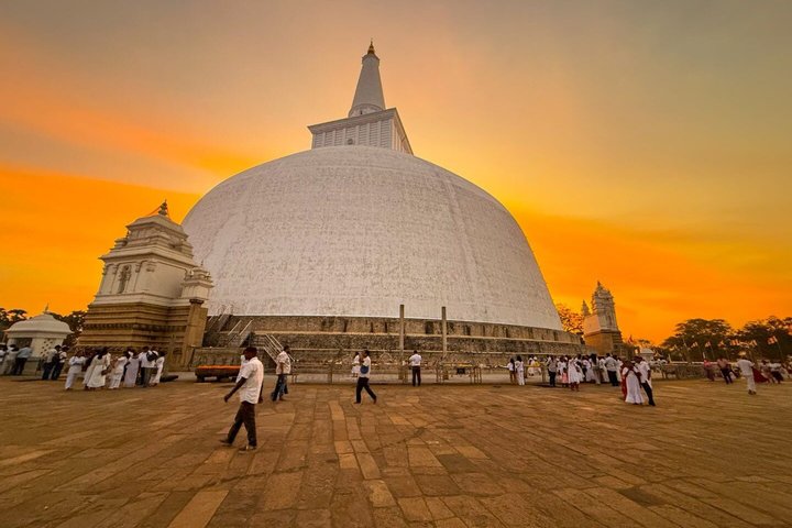 Privater Rundgang durch das antike Anuradhapura, Sri Lanka, mit historischen Stätten und buddhistischen Monumenten, Foto 13 | wizardtrip