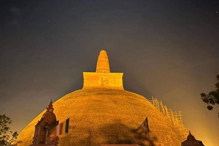 Privater Rundgang durch das antike Anuradhapura, Sri Lanka, mit historischen Stätten und buddhistischen Monumenten, Foto 33 | wizardtrip