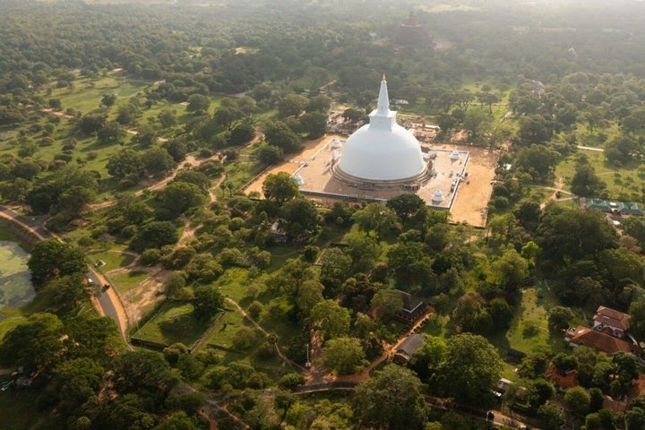 Privater Rundgang durch das antike Anuradhapura, Sri Lanka, mit historischen Stätten und buddhistischen Monumenten, Foto 40 | wizardtrip
