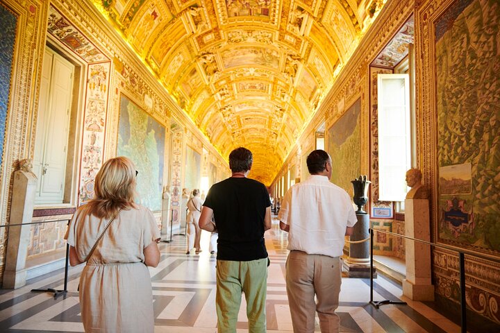Early access Vatican tour in Rome, including St. Peter's Basilica and Sistine Chapel, photo 7 | wizardtrip