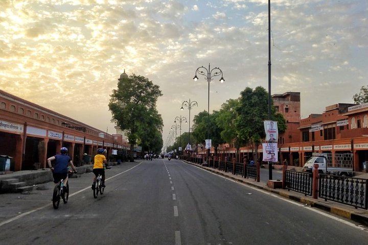 Morgoncykeltur genom Jaipurs Rosa stad, utforskar marknader, tempel och lokalt liv, foto 11 | wizardtrip
