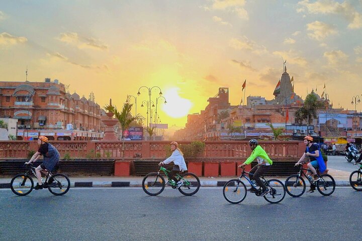Morgoncykeltur genom Jaipurs Rosa stad, utforskar marknader, tempel och lokalt liv, foto 23 | wizardtrip